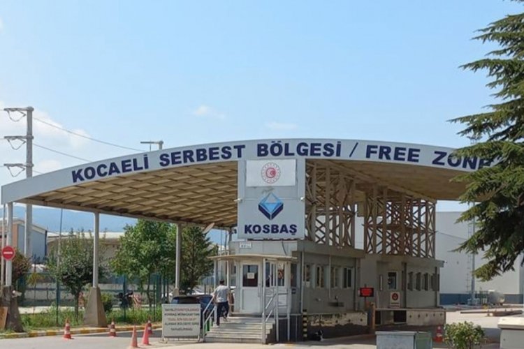 Tersanede yat yangını: 10 iş&ccedil;i hastaneye kaldırıldı