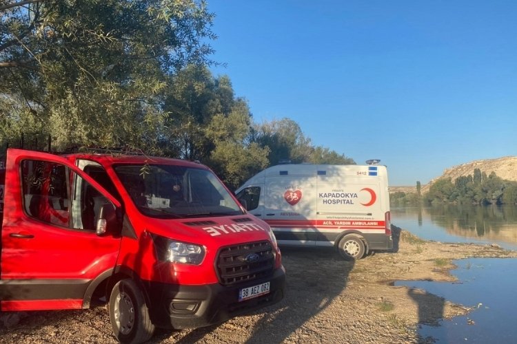 Nevşehir'de bir şahıs serinlemek i&ccedil;in girdiği Kızılırmak'ta kayboldu