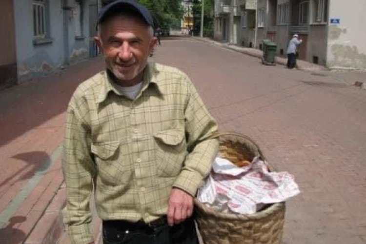 Zonguldak'ta fenalaşan 79 yaşındaki simit&ccedil;i hastanede hayatını kaybetti