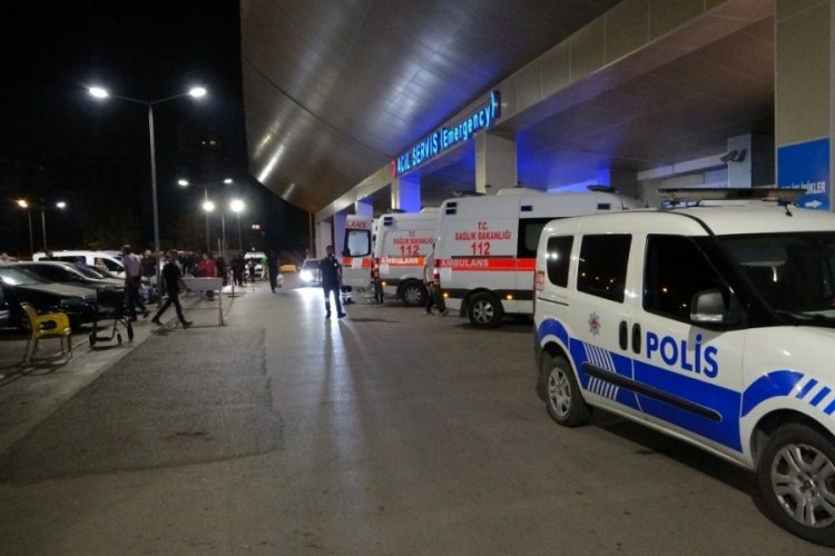 Adana'da ihbara giden polis bı&ccedil;aklanddı