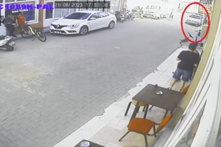 Bursa İznik'te bir otomobil alev alev yandı