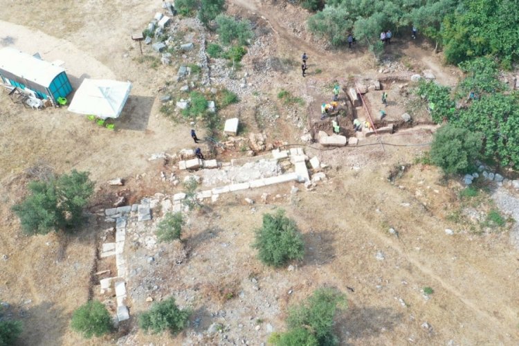 Bursa'da Başkan Erdem G&ouml;lyazı'daki kazı ve restorasyon &ccedil;alışmalarını inceledi