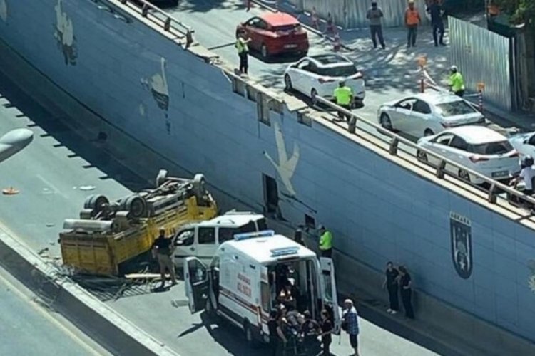 Ankara'nın hafriyat kamyonu alt ge&ccedil;ide d&uuml;şt&uuml;