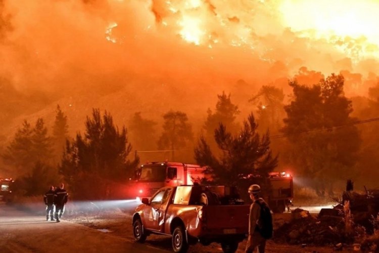 Yunanistan'da devam eden yangınlarda 18 kişinin cesedi bulundu