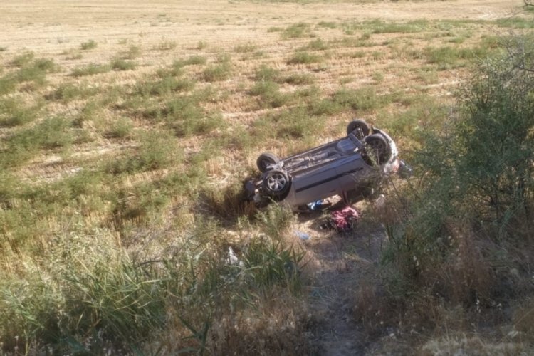 Adıyaman'da kontrolden &ccedil;ıkan otomobil takla attı