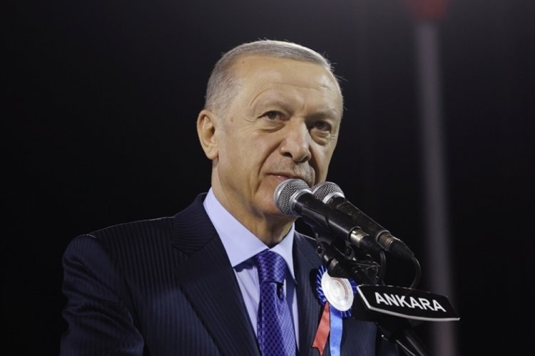 Erdoğan'dan d&uuml;zensiz g&ouml;&ccedil;menler ile ilgili a&ccedil;ıklama