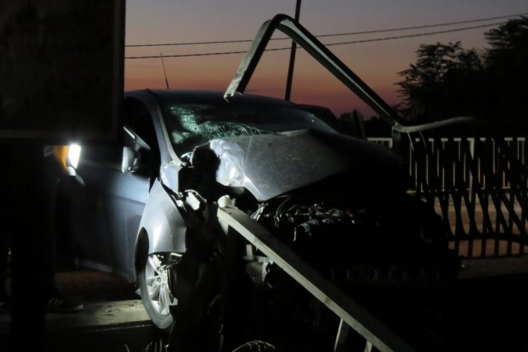 Kırklareli'nde k&ouml;pr&uuml; korkuluğuna &ccedil;arpan otomobildeki &ccedil;ocuk hayatını kaybetti