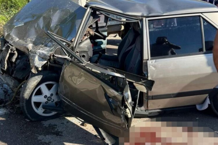 Ordu'da otomobil kamyonete &ccedil;arptı! 1 &ouml;l&uuml;