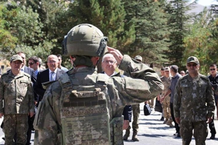 Bakan G&uuml;ler, Hakkari'de incelemede bulundu