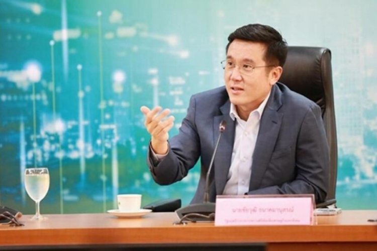Tayland h&uuml;k&uuml;meti Facebook'u tehdit etti