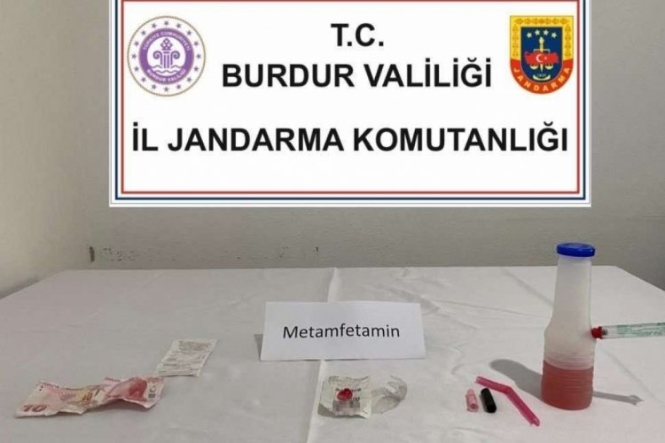 Burdur'da ş&uuml;pheli otomobilden uyuşturucu &ccedil;ıktı