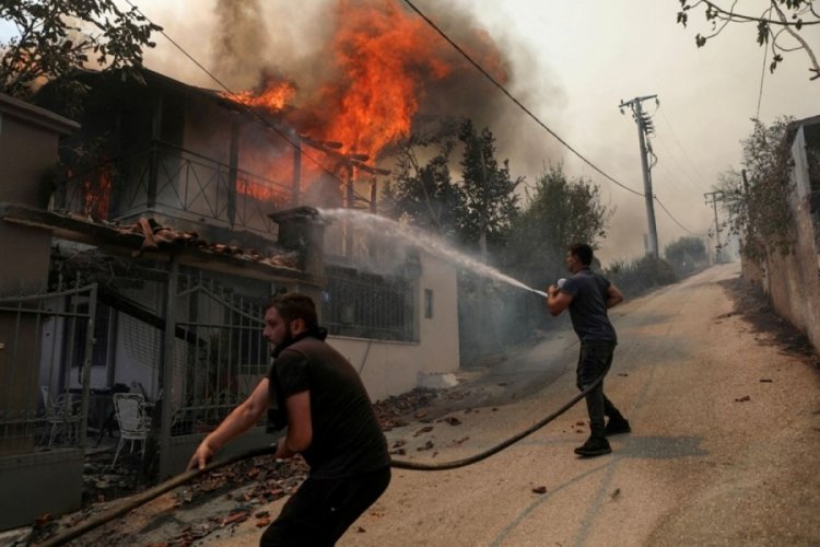 Yunanistan'daki orman yangınlarında 6. g&uuml;n!