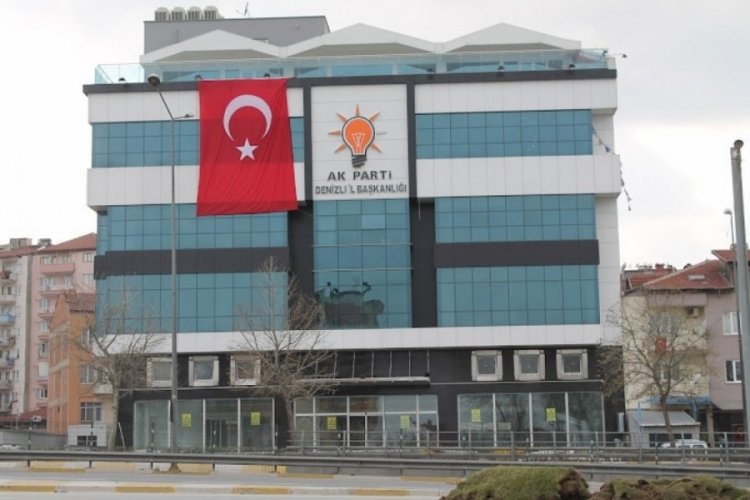 AK Parti'de istifa eden 8 il&ccedil;e başkanının yerine atamalar yapıldı