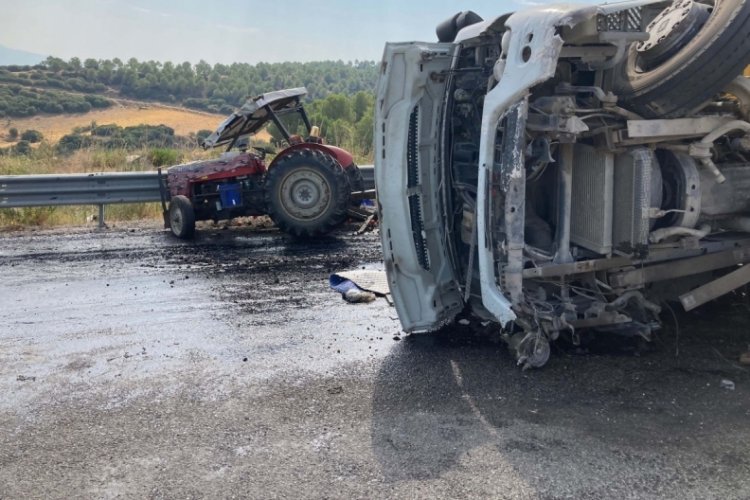 Manisa'da feci kaza! 1'i &ccedil;ocuk 4 yaralı