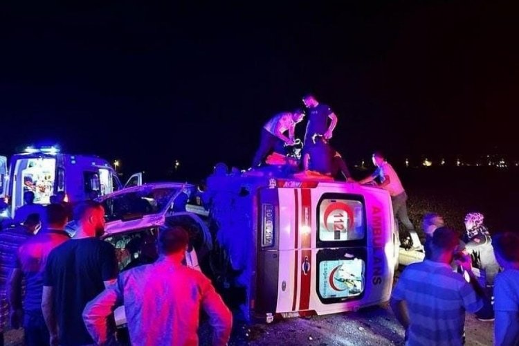 Osmaniye'de ambulansla otomobil kafa kafaya &ccedil;arpıştı: 3 &ouml;l&uuml;