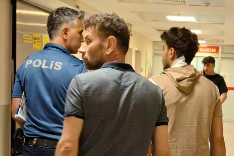 Bursa'da bı&ccedil;aklı kavga: 1 milimle hayatta kaldı