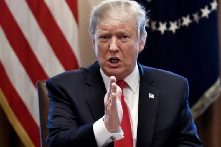 Trump cezaevine teslim oldu