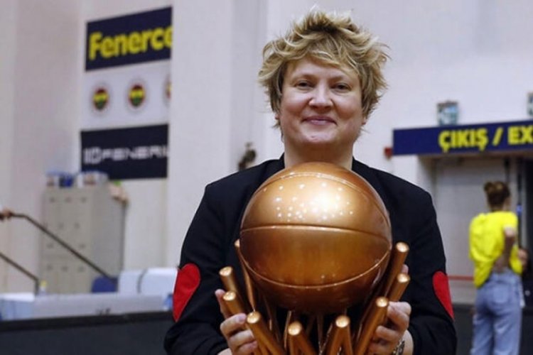 Fenerbah&ccedil;e şampiyon hoca ile yollarını ayırdı