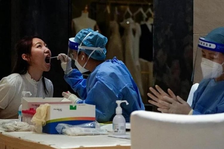 &Ccedil;in'de Covid-19 tedbirlerinin aniden kaldırılması sonrası iki ayda iki milyon insan &ouml;ld&uuml;