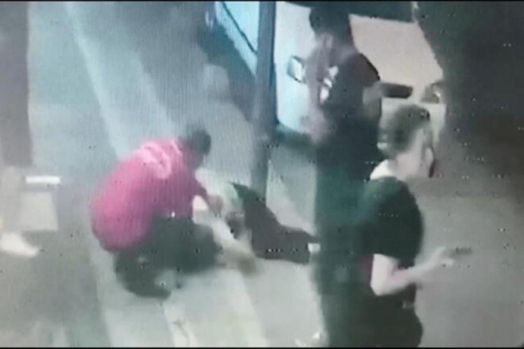 İstanbul'da kan donduran olay! Arkadaşının şah damarını keserek &ouml;ld&uuml;rd&uuml;
