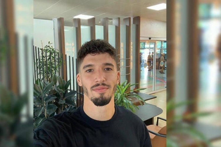 Altay Bayındır, Manchester'a gitti