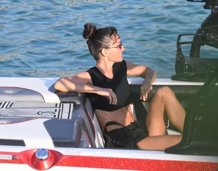 Yasemin &Ouml;zilhan evine &ouml;zel &uuml;retim ATV'siyle d&ouml;nd&uuml;