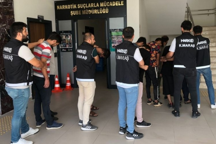 Uyuşturucu sattığı &ouml;ne s&uuml;r&uuml;len 5 ş&uuml;pheli tutuklandı