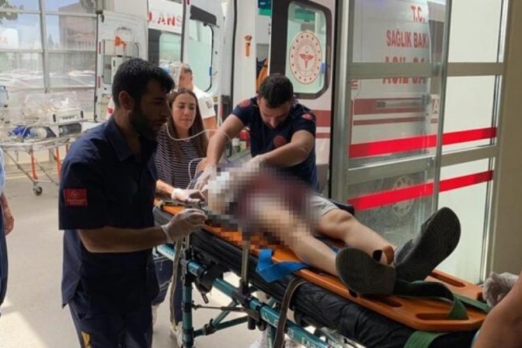 Adıyaman'da camdan sarkıttığı kolu par&ccedil;alandı!