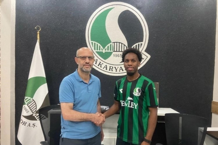 Sakaryaspor'un yeni transferi Nsana Simon