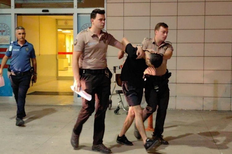 Bursa'da sanal oyunda k&uuml;f&uuml;rleştiler, dışarıda buluşup kavga ettiler