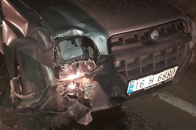 Bursa'da motosikletle otomobil &ccedil;arpıştı! 1 ağır yaralı