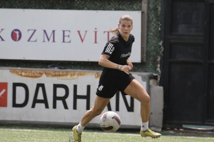 Beşiktaş Kadın Futbol Takımı'nın isim ve g&ouml;ğ&uuml;s sponsoru belli oldu