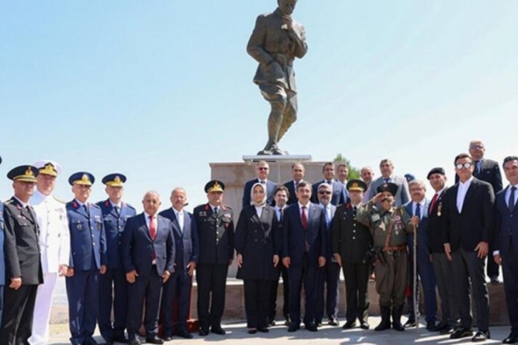 Cumhurbaşkanı Yardımcısı Yılmaz, Kocatepe'de t&ouml;rene katıldı