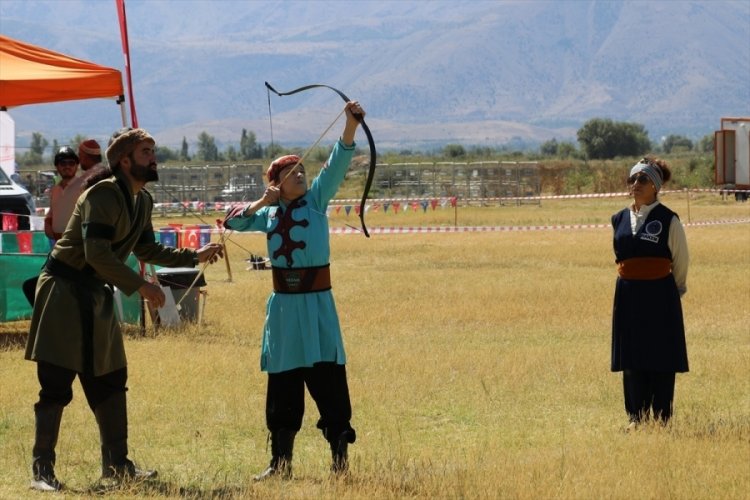 Meng&uuml;cek Gazi Hava Koşusu T&uuml;rkiye Şampiyonası başladı