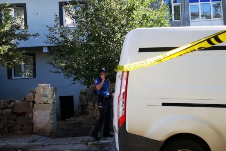 Erzurum'da şikayet&ccedil;i olduğu şahsı uzun namlulu silahla &ouml;ld&uuml;rd&uuml;