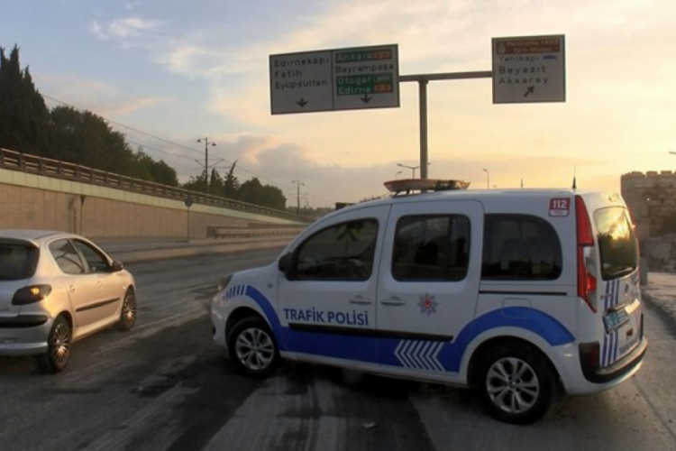 İstanbul'da bazı yollar trafiğe kapatıldı!