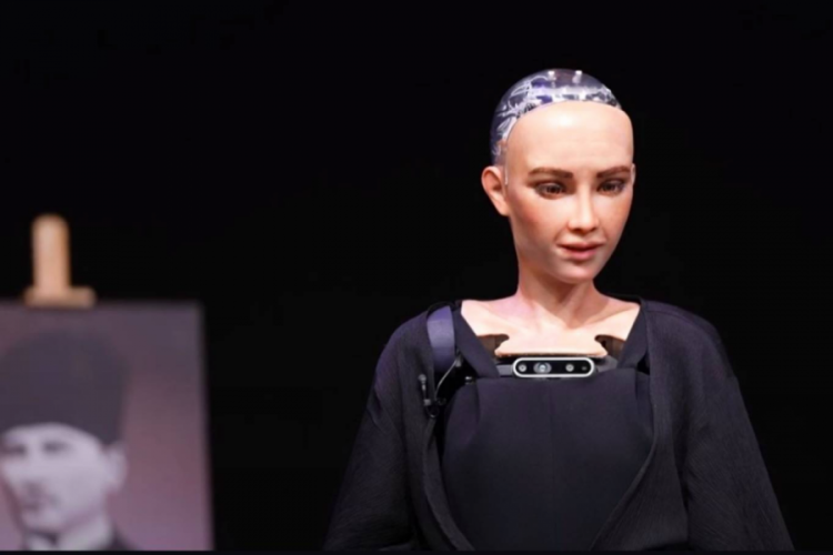 Oğuzhan Uğur ve Robot Sophia arasında 'g&uuml;&ccedil; ve zeka' polemiği