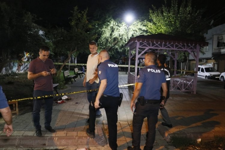 Adana'da parkta silahlı saldırı: 4 yaralı