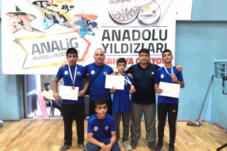 Yunusemreli g&uuml;reş&ccedil;iler, 3 madalya ile d&ouml;nd&uuml;