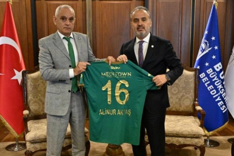 Bursaspor Kul&uuml;b&uuml;, Başkan Aktaş'ı makamında ziyaret etti