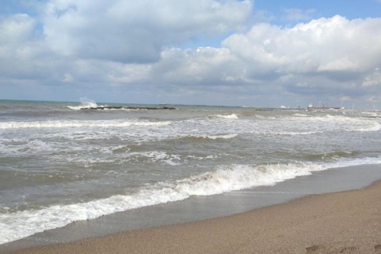 Sakarya'da olumsuz deniz şartları nedeniyle denize girmek yasaklandı