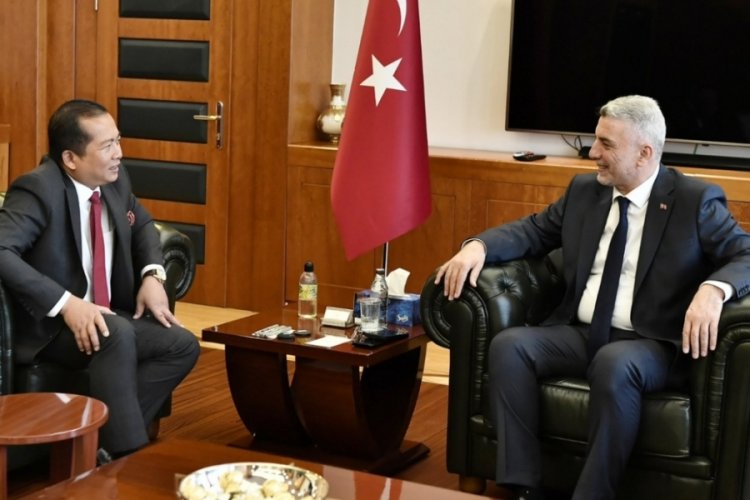 &Ouml;mer Bolat, Endonezya B&uuml;y&uuml;kel&ccedil;isi ile g&ouml;r&uuml;şt&uuml;