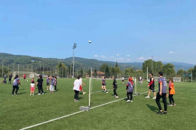 Kaynaşlı Gen&ccedil;lik ve Spor İl&ccedil;e M&uuml;d&uuml;rl&uuml;ğ&uuml; spor şenliği d&uuml;zenlendi