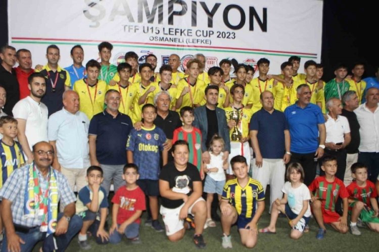 U15 Fenerbah&ccedil;e şampiyon oldu