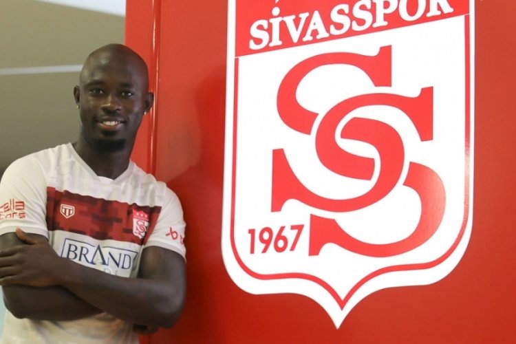 Sivasspor, Gambiyalı Modou Barrow'u kadrosuna kattı