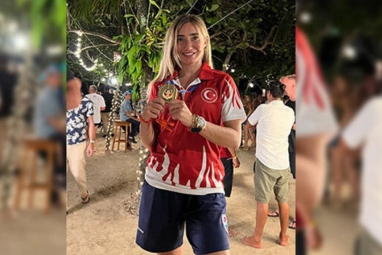 Milli sporcu Şahika Erc&uuml;men, Serbest Dalış Şampiyonası'nda &uuml;&ccedil;&uuml;nc&uuml; oldu