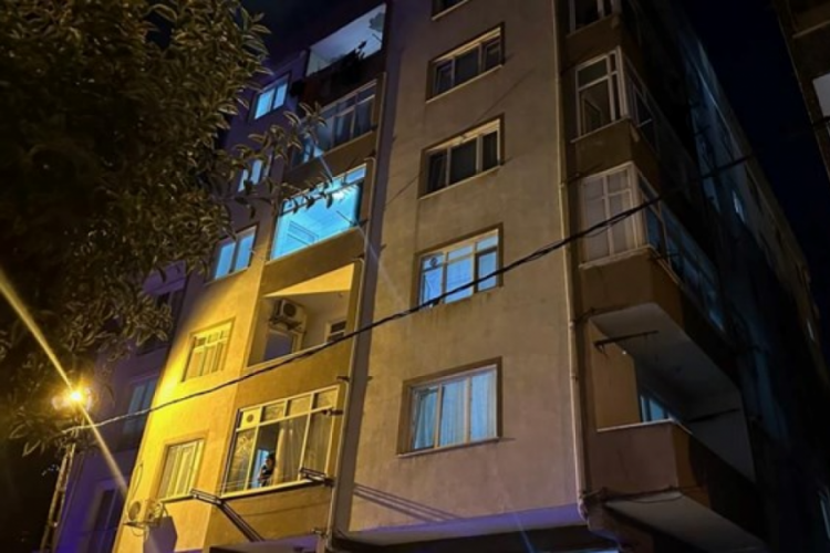 &Ouml;nce eşini sonra kendini vurdu!