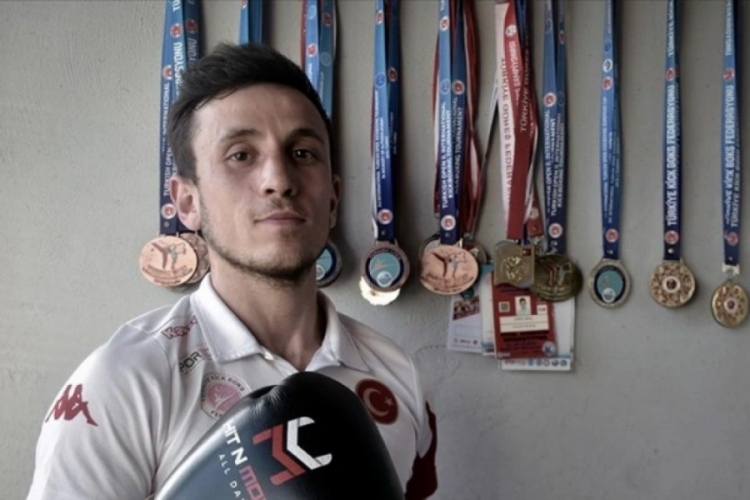 Bursalı Milli kick boks&ccedil;u Bilal Dural, D&uuml;nya Şampiyonası i&ccedil;in hazırlıklarına devam ediyor