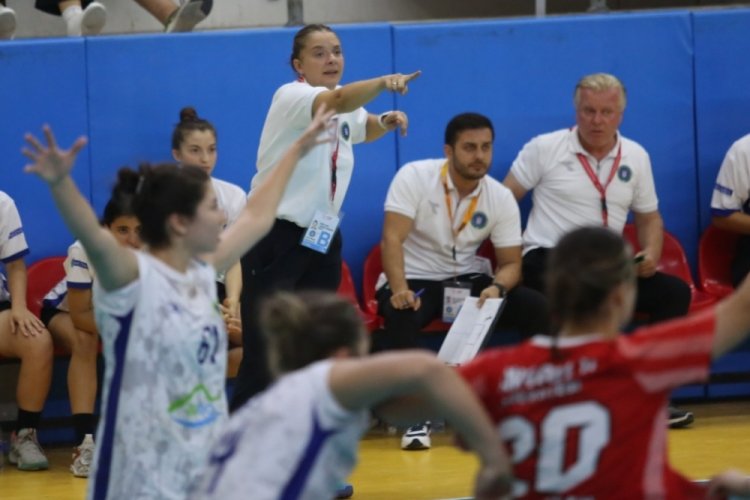 Merve Yılmaz: İlk kez m&uuml;cadele ettiğimiz S&uuml;per Lig'e galibiyetle başladığımız i&ccedil;in mutluyuz