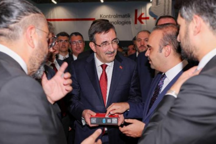 Cumhurbaşkanı Yardımcısı Yılmaz: Yerli ve milli &uuml;retimi artırmamız gerekiyor